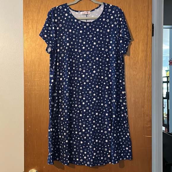 Star dress - Picture 1 of 3